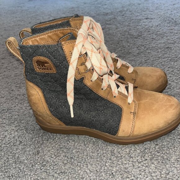 SOREL Women's EVIE II NW LACE -UP QUILT WEDGE WATERPROOF BOOTS BOOTIES EUC  9.5 - Picture 1 of 9